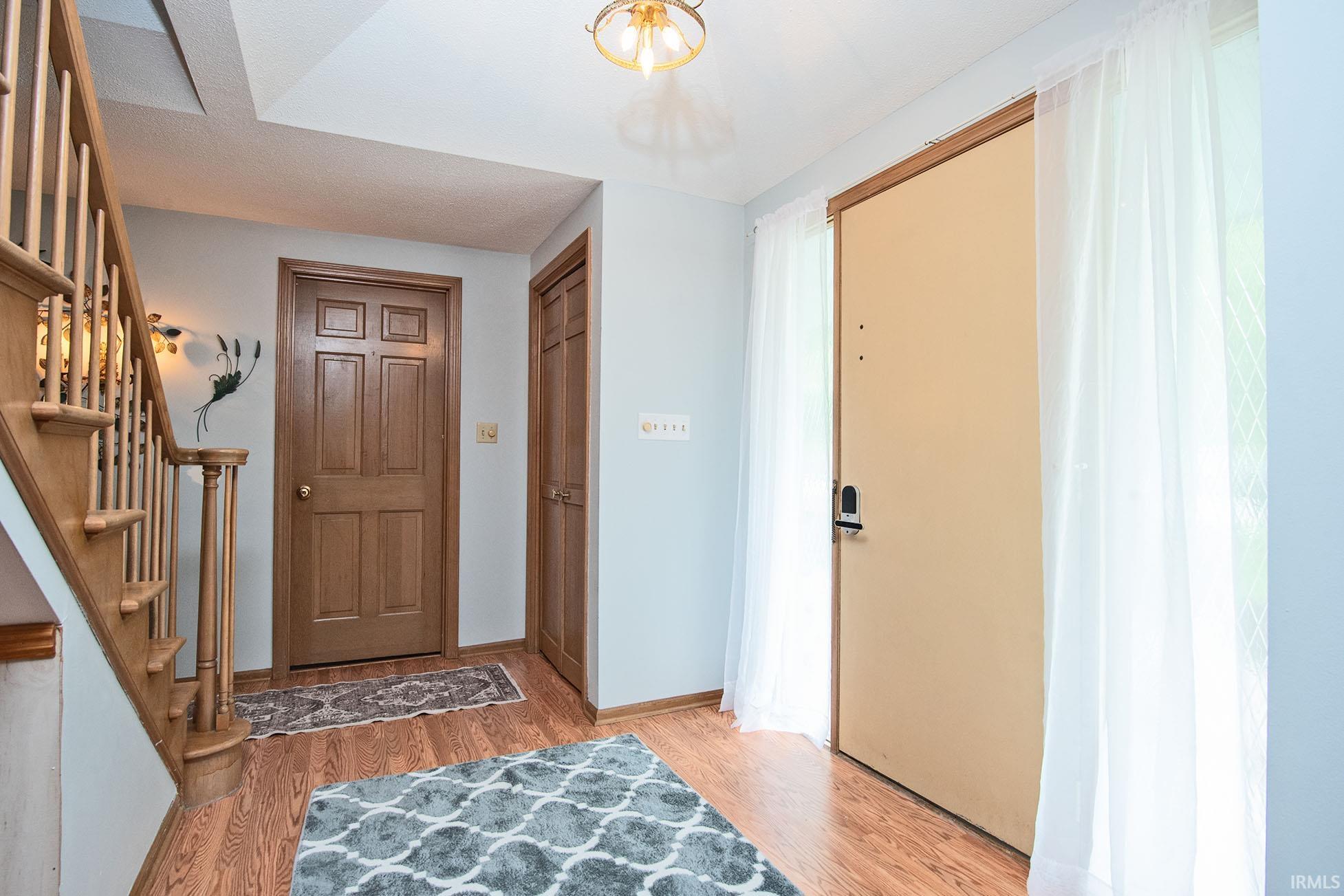 5218 Tomahawk Trail Fort Wayne, IN 46804 - Photo 5 of 30