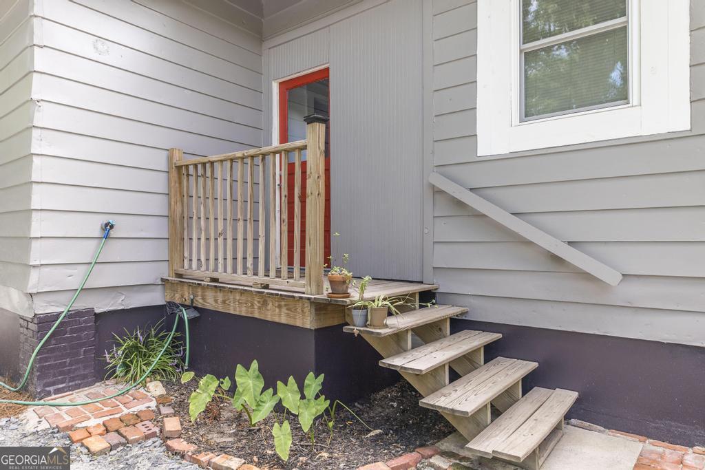 1475 3rd Street Macon, GA 31201 - Photo 34 of 37 a view of entryway