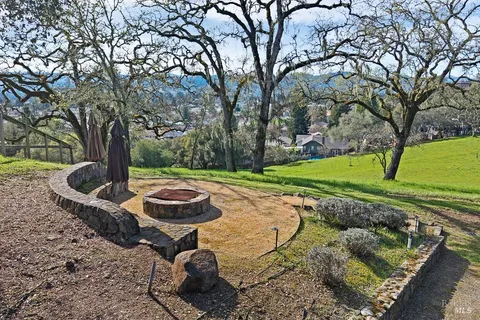 $2,595,000 | 801 Samantha Court, Healdsburg, CA 95448