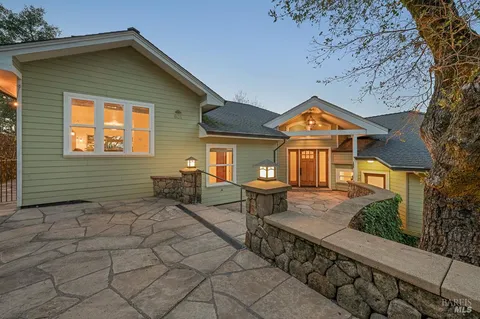 $2,595,000 | 801 Samantha Court, Healdsburg, CA 95448