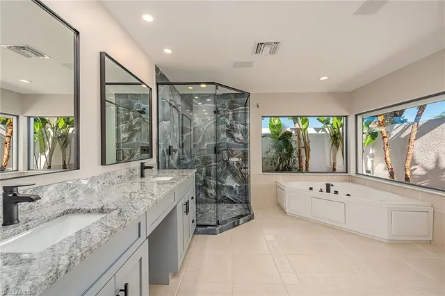 $1,050,000 | 2330 Queens Way, Naples, FL 34112