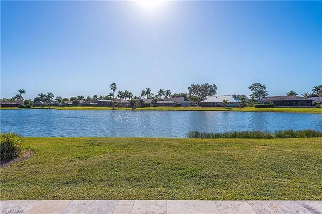 $1,050,000 | 2330 Queens Way, Naples, FL 34112