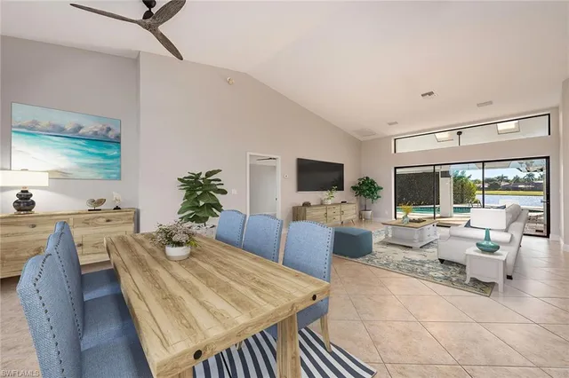 $1,050,000 | 2330 Queens Way, Naples, FL 34112