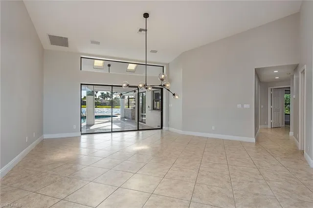 $1,050,000 | 2330 Queens Way, Naples, FL 34112