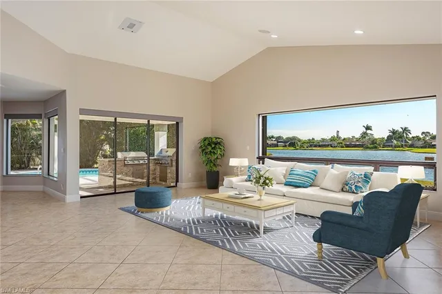 $1,050,000 | 2330 Queens Way, Naples, FL 34112