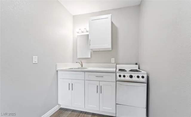 $775 | 306 Eastminister Court, Unit F, Henderson, NV 89015