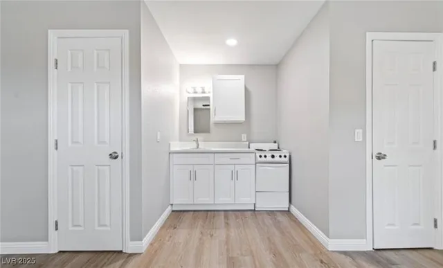 $775 | 306 Eastminister Court, Unit F, Henderson, NV 89015