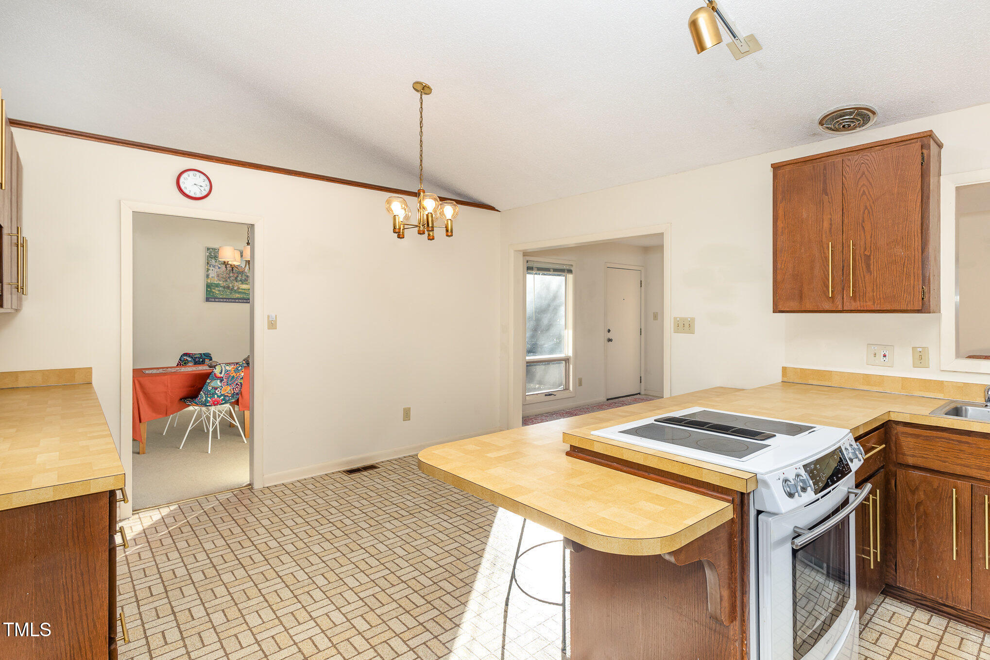 3041 Sylvania Drive Raleigh, NC 27607 - Photo 14 of 28 Kitchen with Breakfast Room