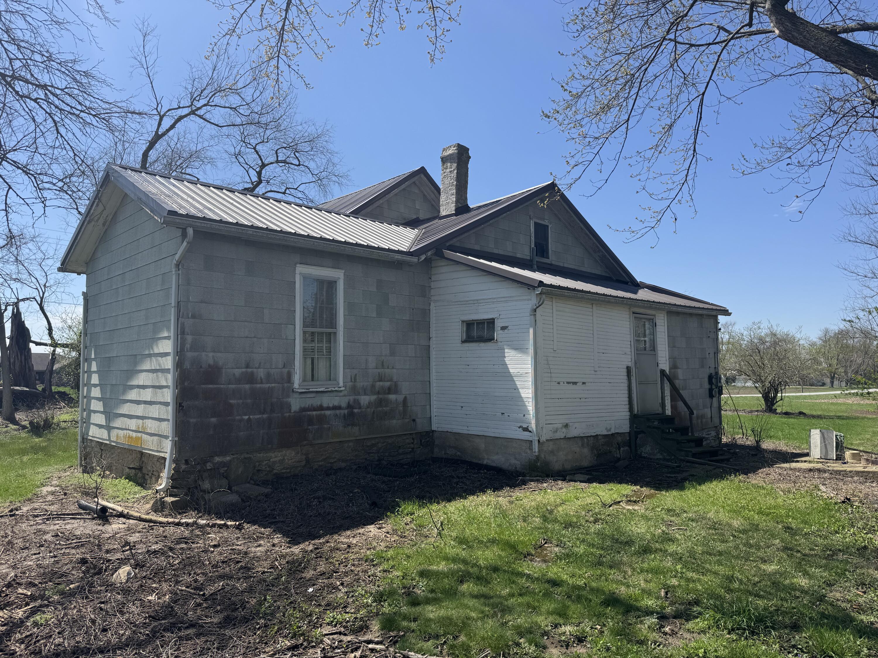 276 East Jackson Road Springfield, OH 45502 - Photo 5 of 20
