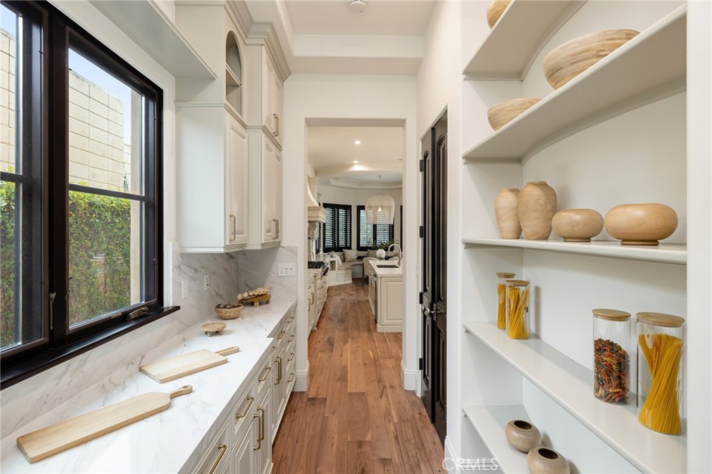 624 14th Street Manhattan Beach, CA 90266 - Photo 22 of 75 Butler's pantry with Dumb waiter