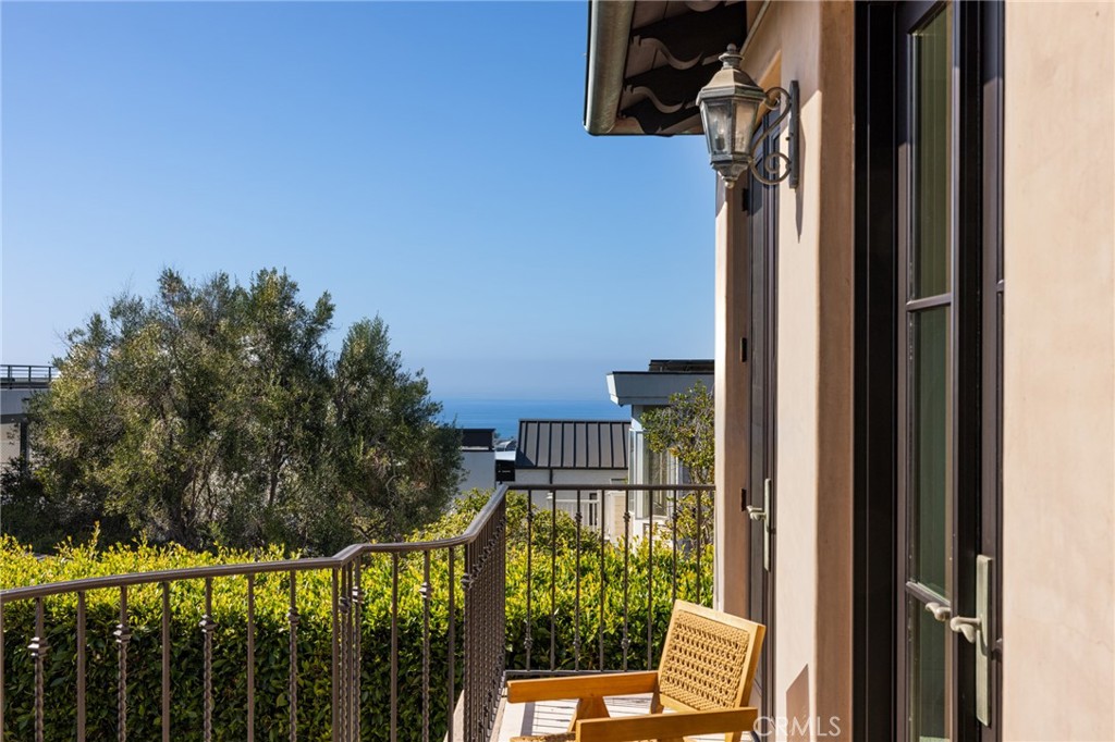 624 14th Street Manhattan Beach, CA 90266 - Photo 45 of 75 Ocean view off back balcony