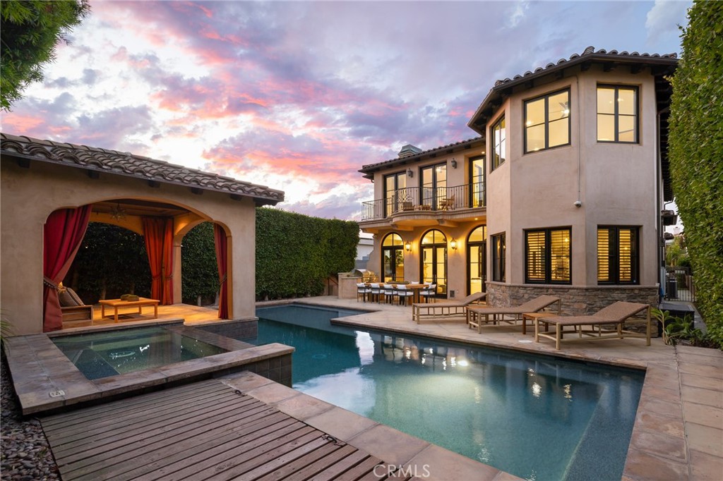 624 14th Street Manhattan Beach, CA 90266 - Photo 61 of 75 a view of a house with pool