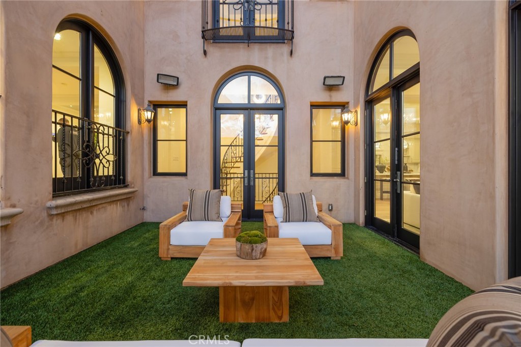 624 14th Street Manhattan Beach, CA 90266 - Photo 71 of 75 Westside terrace with artificial turf