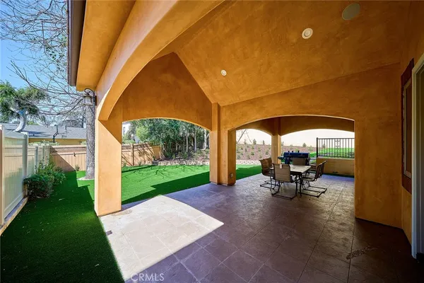 a view of a back yard of the house