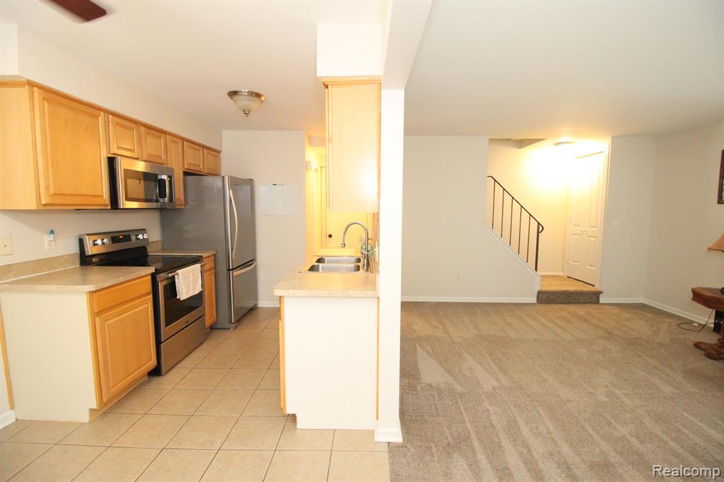 24644 Spring Lane Harrison Township, MI 48045 - Photo 11 of 28