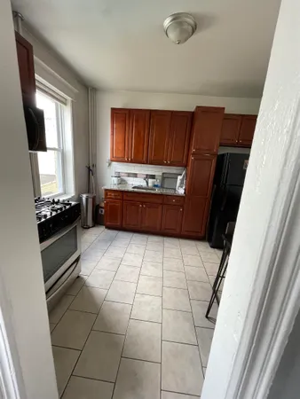 $1,400 | 120 Dekalb Avenue, Unit 8, Jersey City, NJ 07306