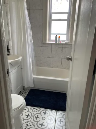 $1,400 | 120 Dekalb Avenue, Unit 8, Jersey City, NJ 07306