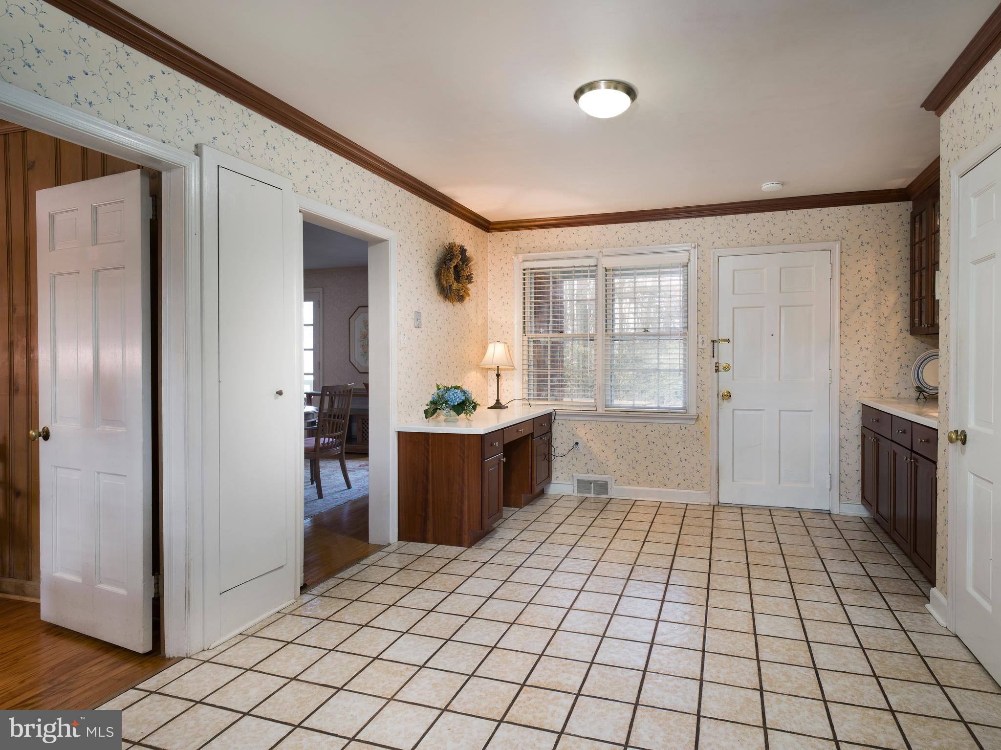 34 Ridgewood Road Wayne, PA 19087 - Photo 10 of 28 a view of a kitchen from the hallway