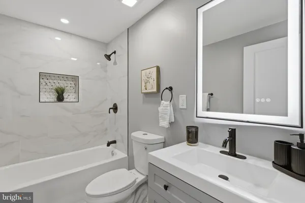 $289,900 | 1600 Federal Street, Baltimore, MD 21213
