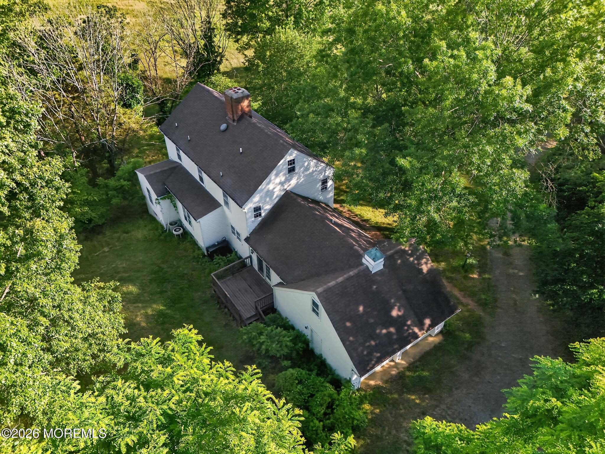 189 Province Line Road Allentown, NJ 08501 - Photo 9 of 40 09_189_Province_Line_Rd-Exterior-75_D