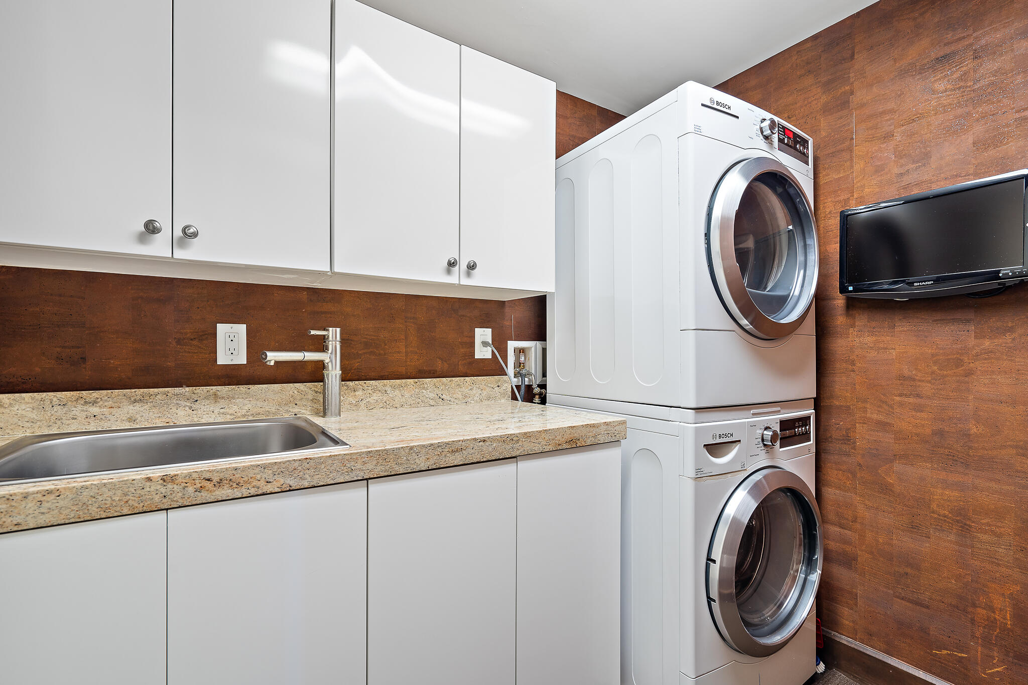 200 East Palmetto Park Road, Unit 806 Boca Raton, FL 33432 - Photo 55 of 76 Laundry Room