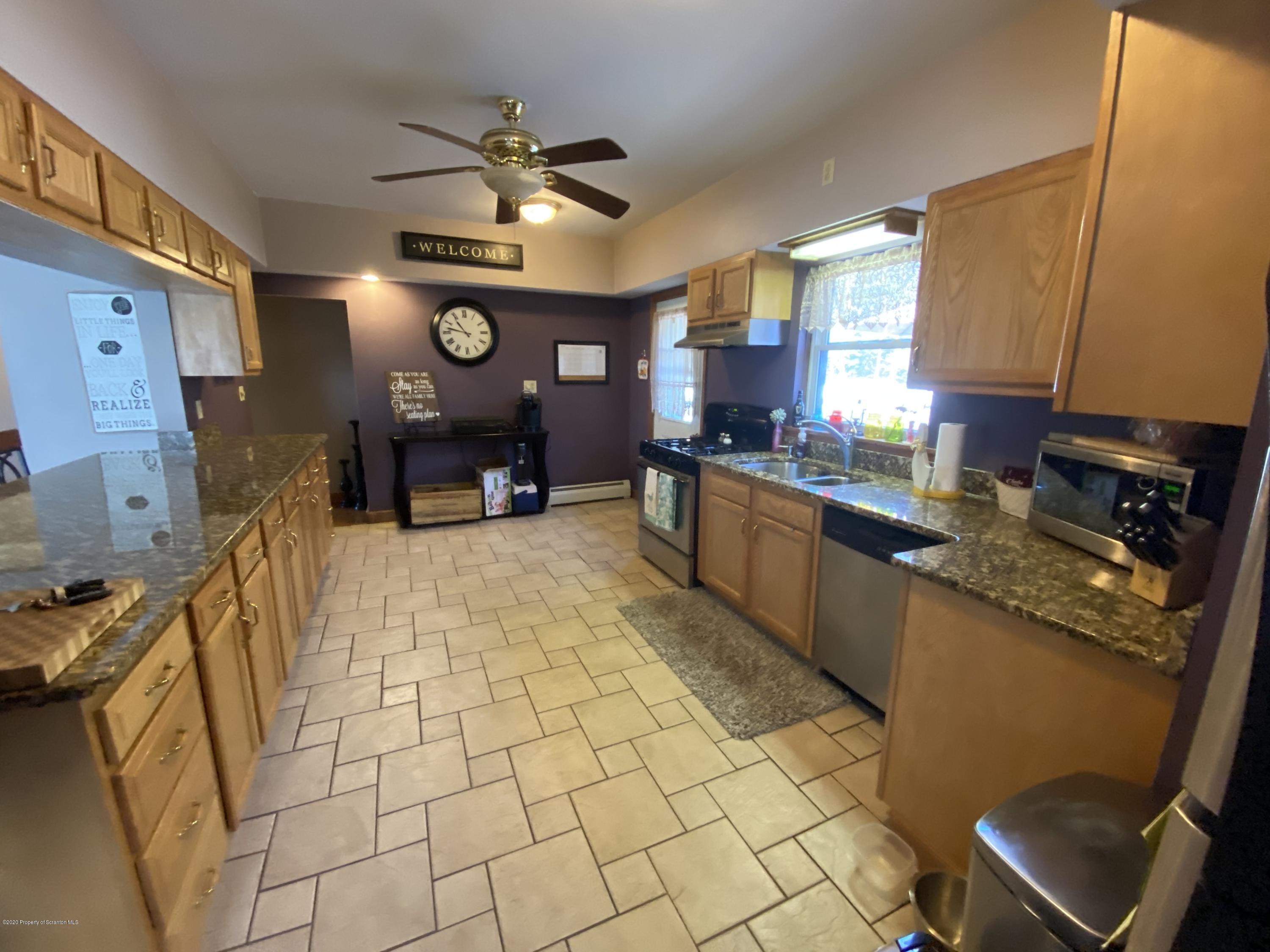 1501 Mt Cobb Road Lake Ariel, PA 18436 - Photo 4 of 35 Gallery Image 4