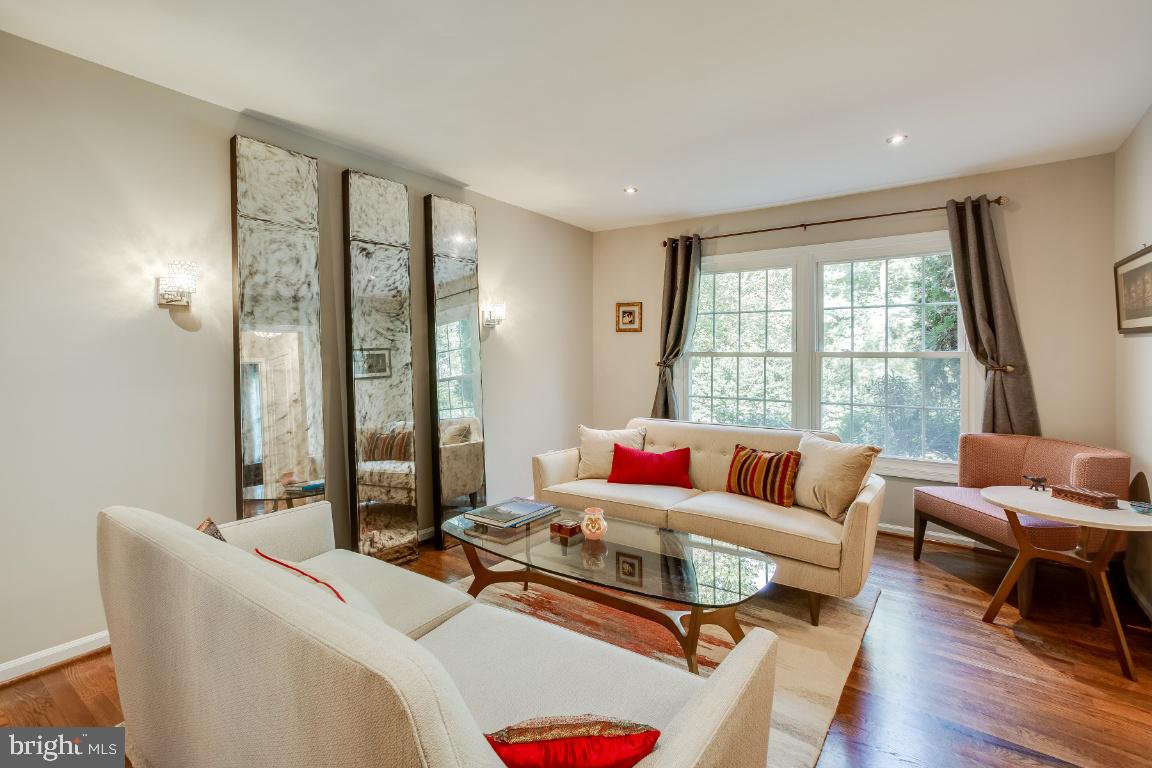 1809 Wainwright Drive Reston, VA 20190 - Photo 8 of 47 Gallery Image 8