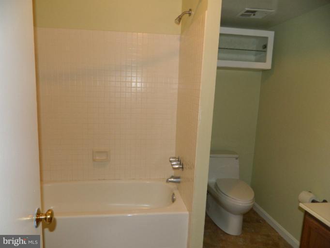 1507 Hugo Circle Silver Spring, MD 20906 - Photo 3 of 19 Bath