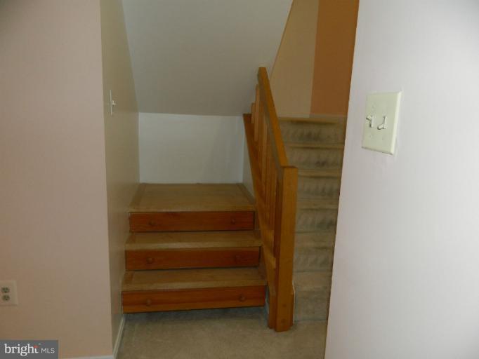 1507 Hugo Circle Silver Spring, MD 20906 - Photo 6 of 19 stairs