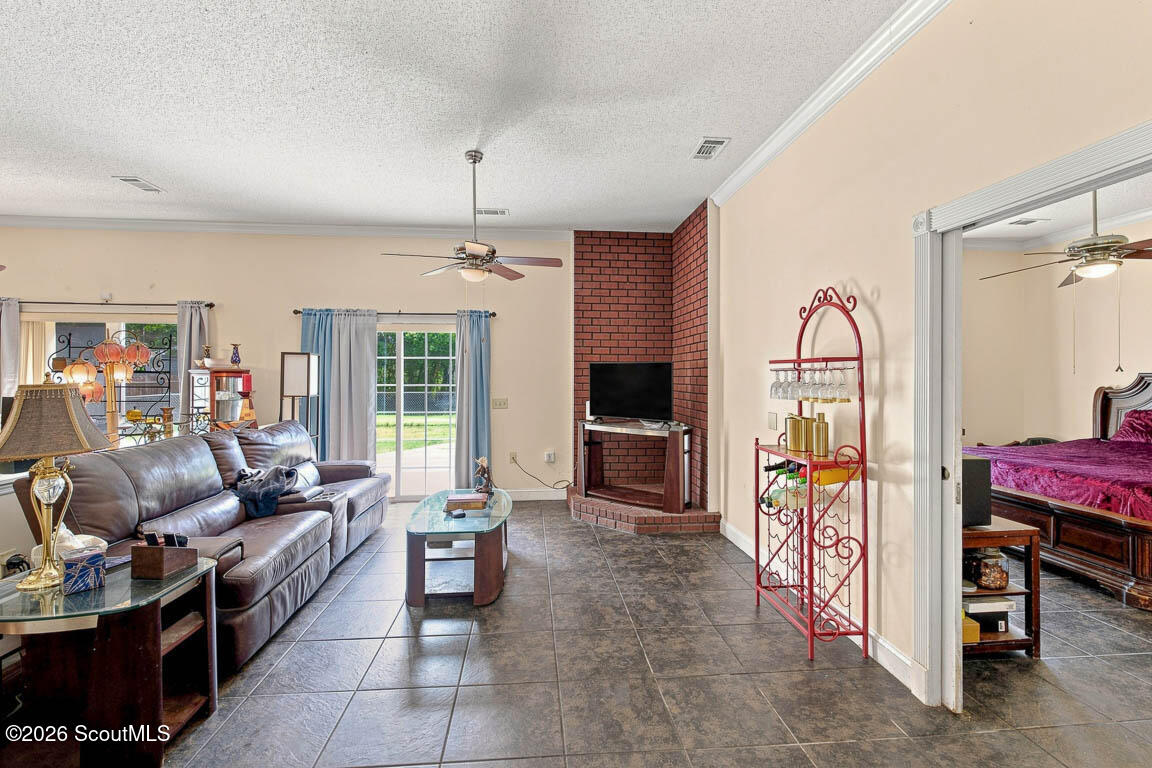 714 Altamaha Road Jesup, GA 31545 - Photo 8 of 52 714altamaha-19