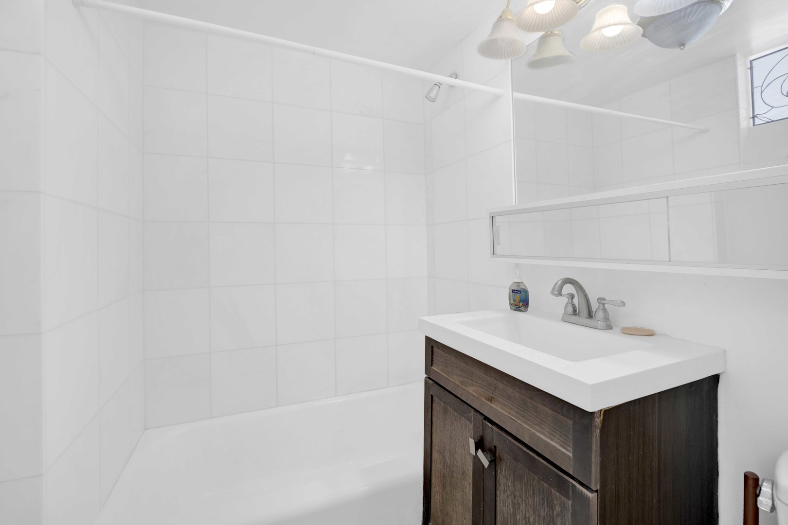 6301 North Sheridan Road, Unit 14L Chicago, IL 60660 - Photo 8 of 23 Gallery Image 8