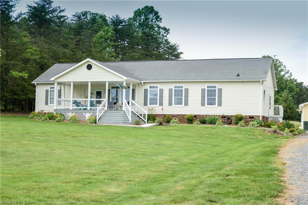 1015 Gordon Road Pinnacle, NC 27043 - Photo 2 of 21