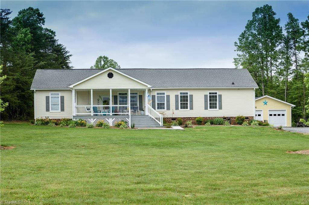 1015 Gordon Road Pinnacle, NC 27043 - Photo 4 of 21