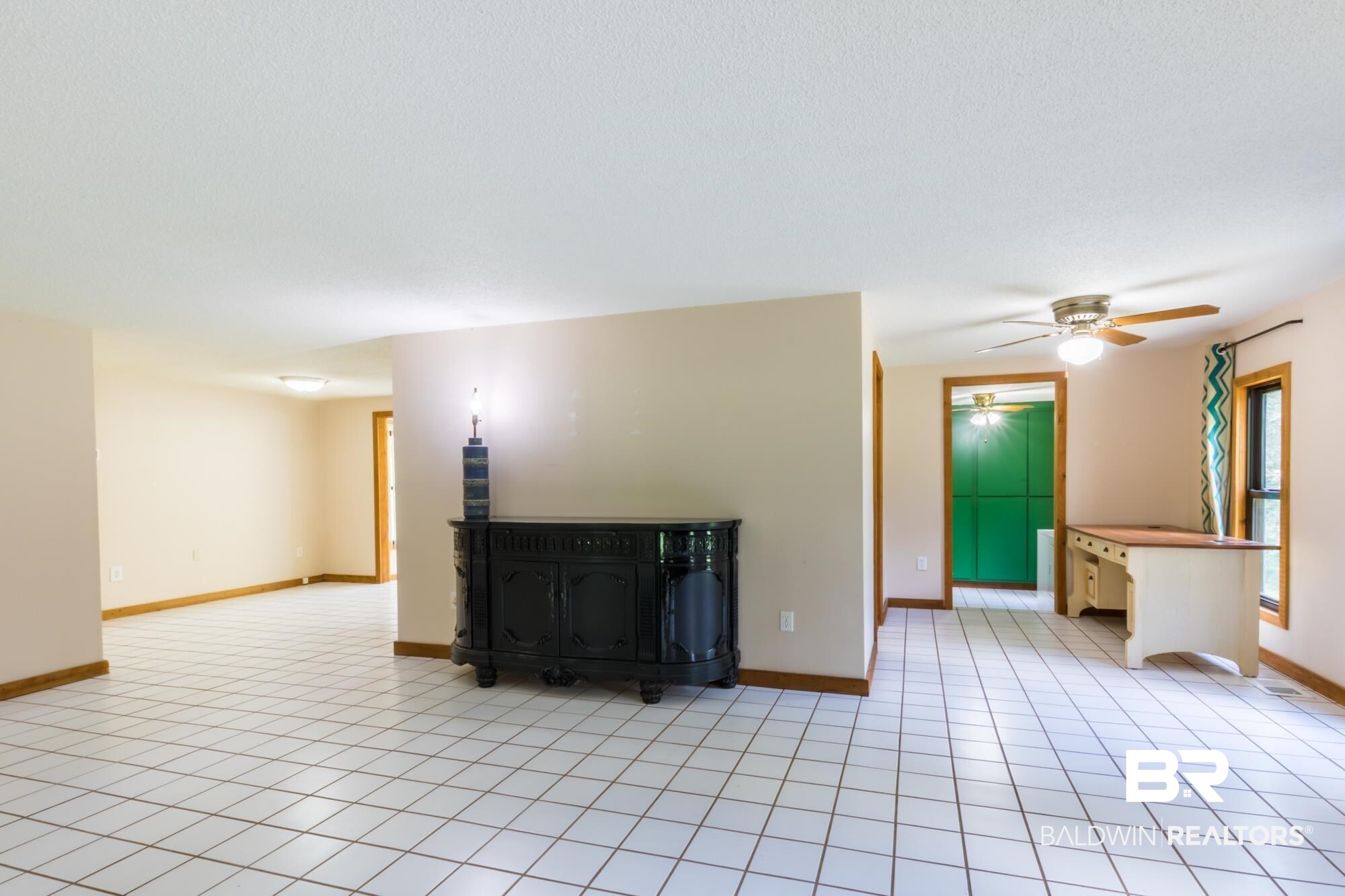 24551 Bretz Lane Elberta, AL 36530 - Photo 18 of 29 Living Room
