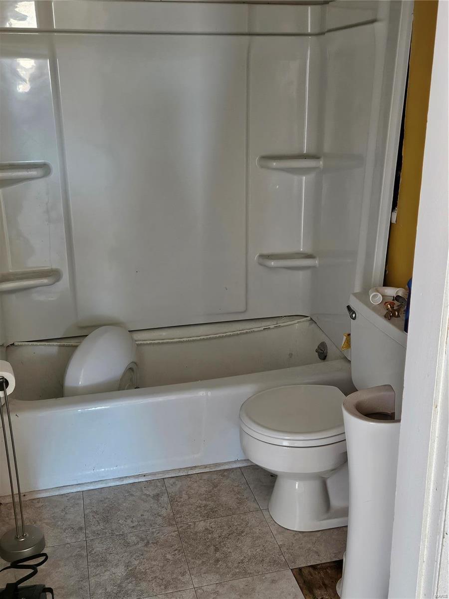 237 North Clinton Street Collinsville, IL 62234 - Photo 12 of 27