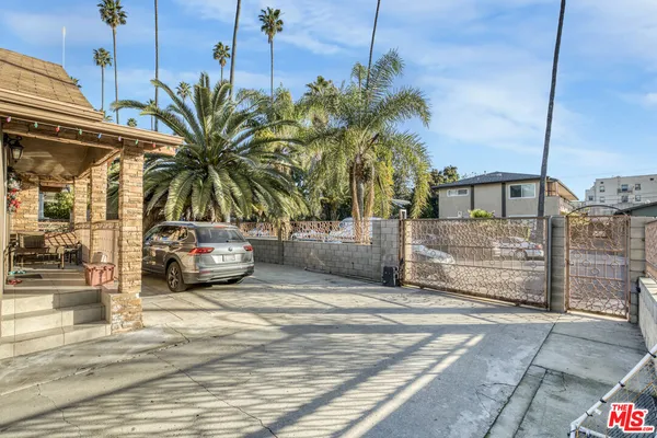 $1,549,000 | 1611 Winona Boulevard, Los Angeles, CA 90027