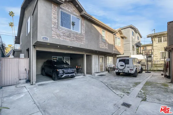 $1,549,000 | 1611 Winona Boulevard, Los Angeles, CA 90027