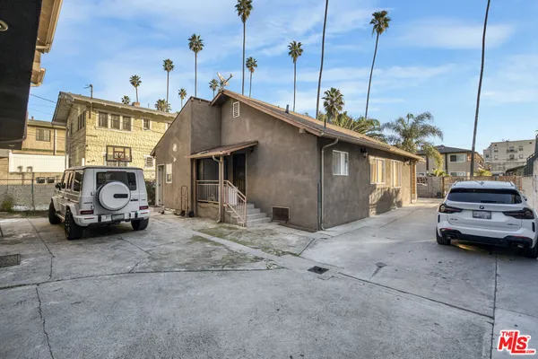$1,549,000 | 1611 Winona Boulevard, Los Angeles, CA 90027