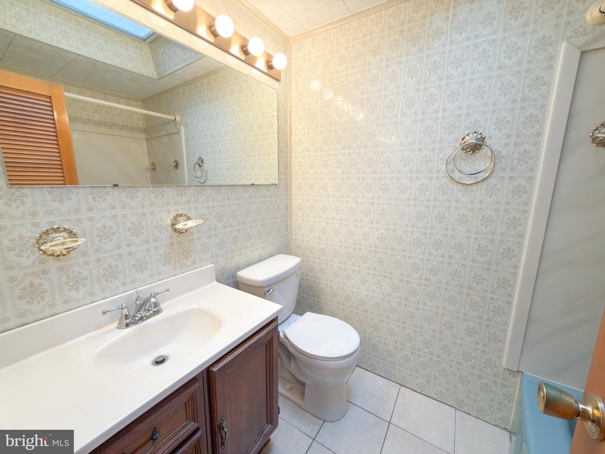 12839 Elnora Road Philadelphia, PA 19154 - Photo 12 of 34 2nd Floor: Bathroom