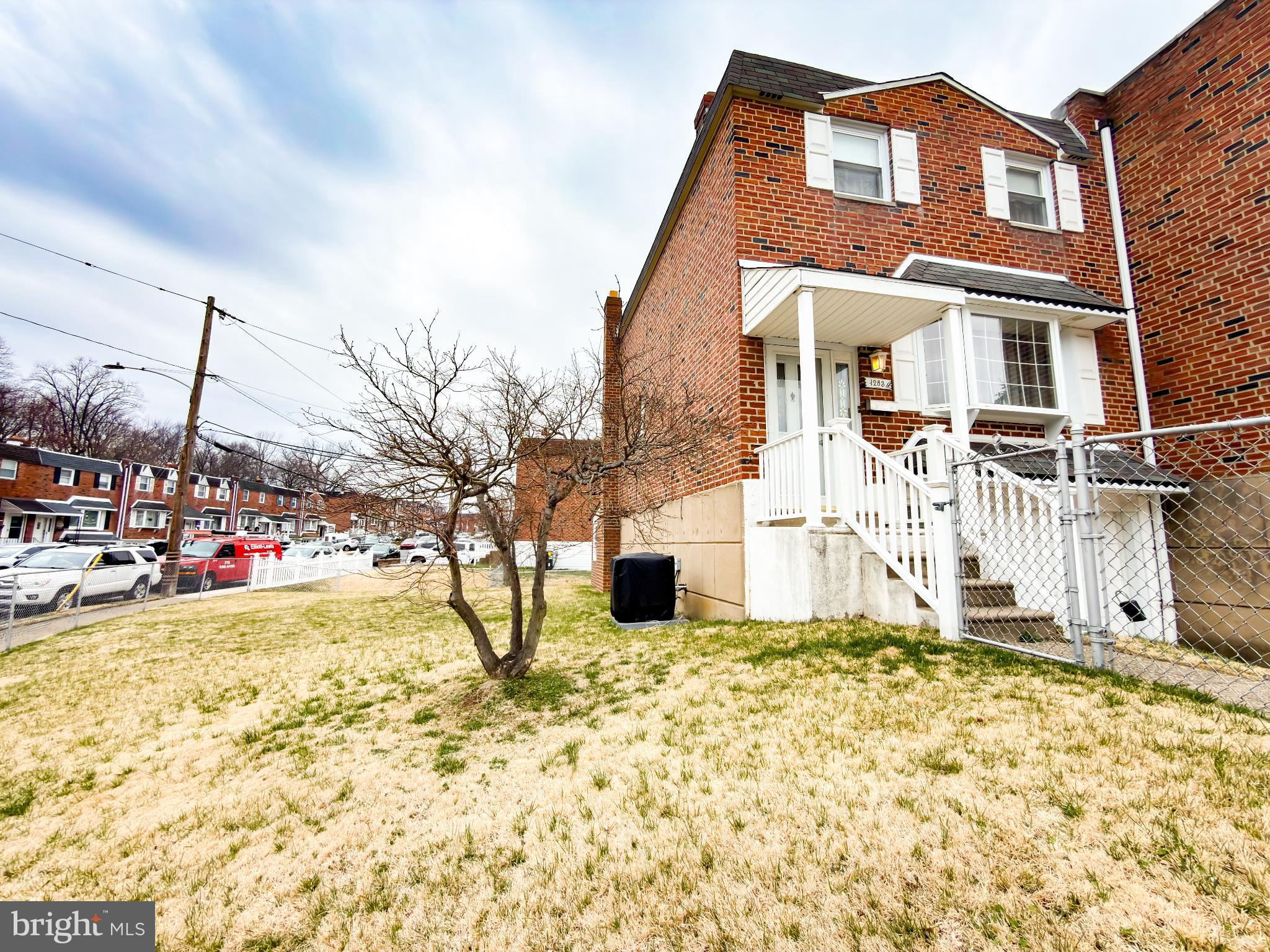 12839 Elnora Road Philadelphia, PA 19154 - Photo 33 of 34 Charming corner brick home with inviting entrance!