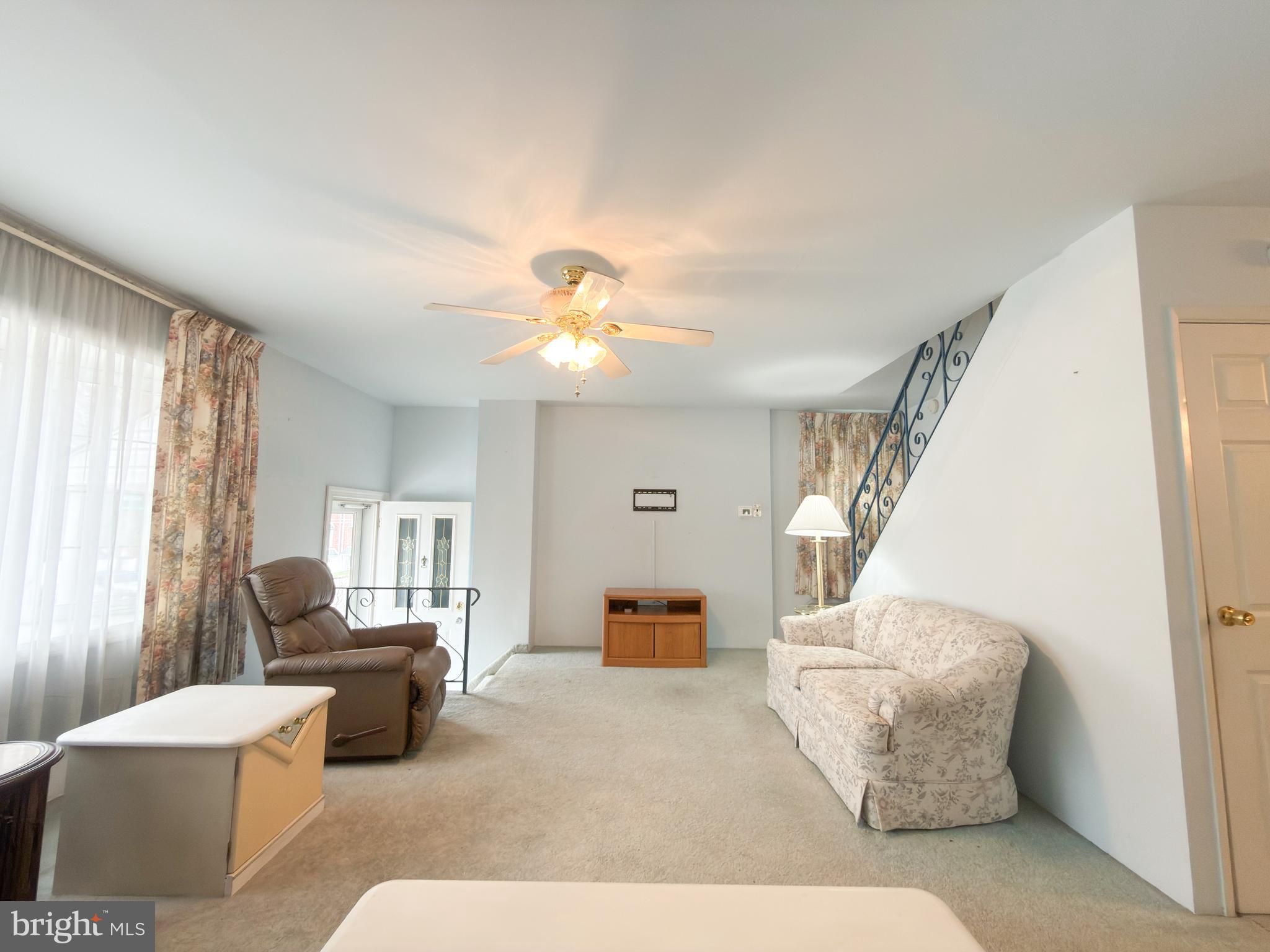 12839 Elnora Road Philadelphia, PA 19154 - Photo 4 of 34 Gallery Image 4