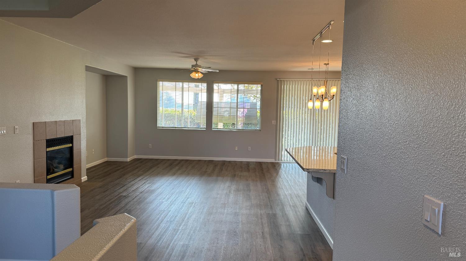 364 Whistling Straits Way Rio Vista, CA 94571 - Photo 4 of 28 Picture of great room from front door