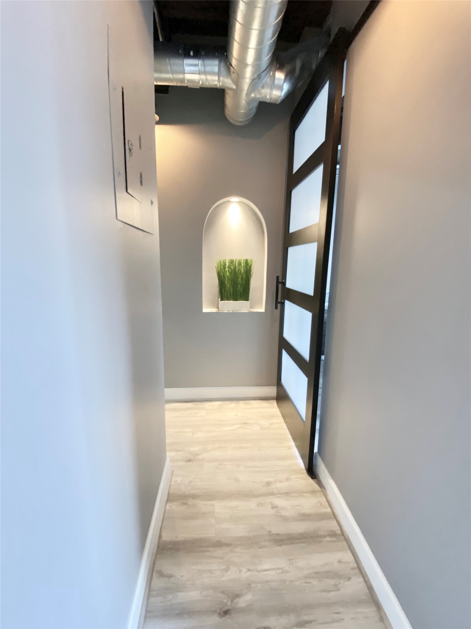 2016 Main Street, Unit 1715 Houston, TX 77002 - Photo 17 of 31 Hallway to bedroom, bathroom, utility