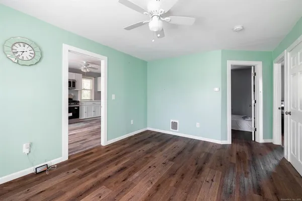 $2,350 | 27 Wood Street, Seymour, CT 06483