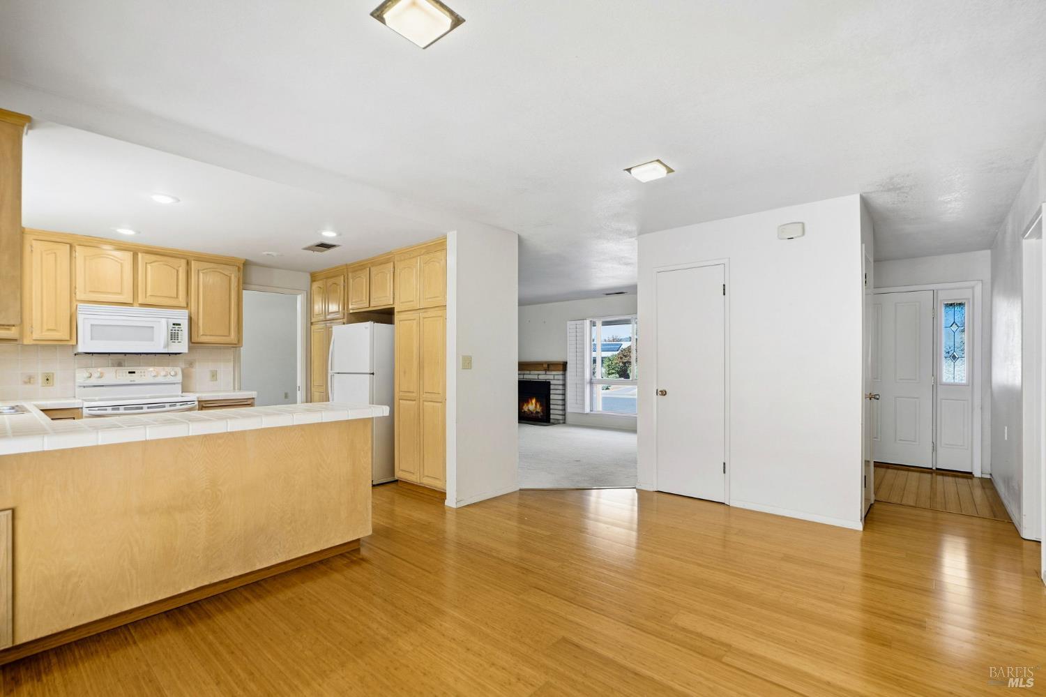 316 Green Field Circle Santa Rosa, CA 95409 - Photo 9 of 18