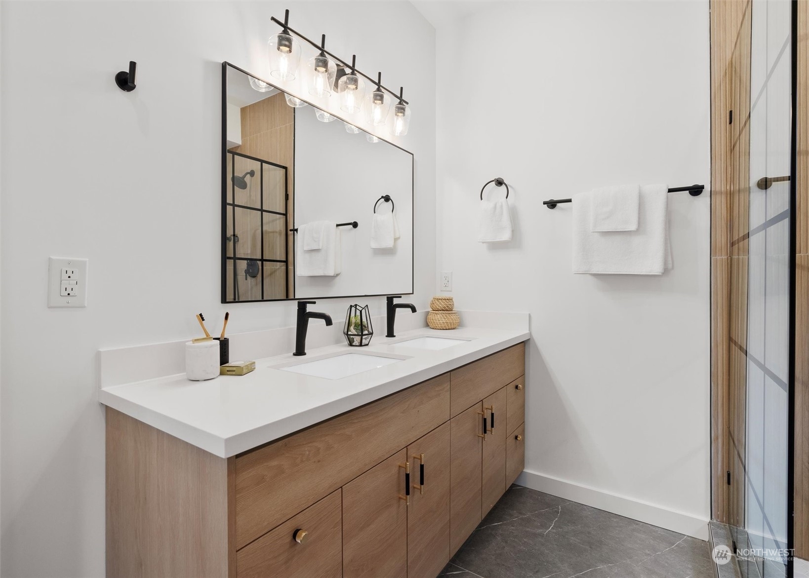 2204 North 38th Street Seattle, WA 98103 - Photo 22 of 40