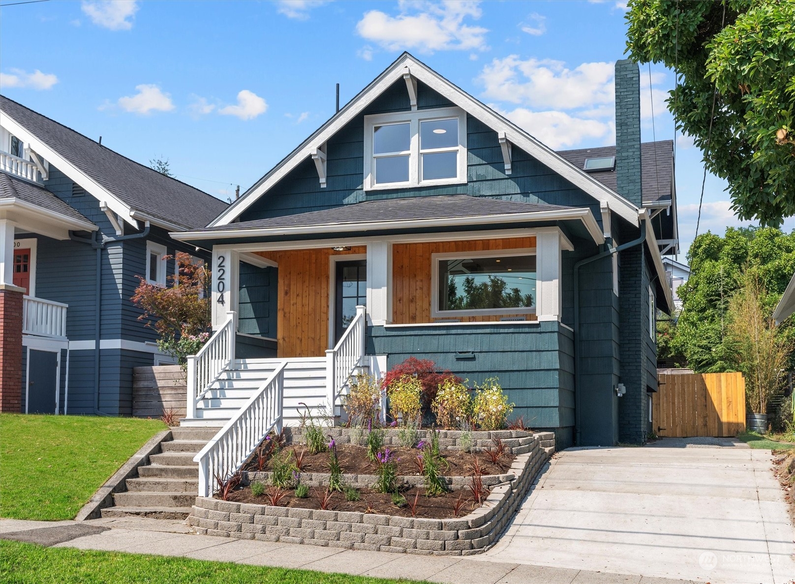 2204 North 38th Street Seattle, WA 98103 - Photo 3 of 40