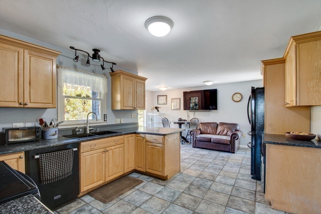 107 George Hill Road Grafton, MA 01519 - Photo 9 of 25