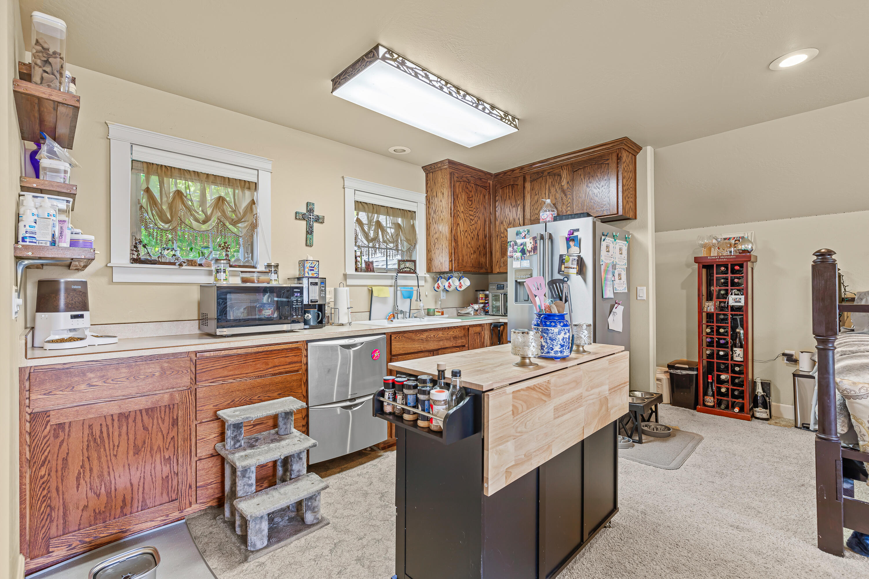8 Falling Leaf Lane Eagle Point, OR 97524 - Photo 43 of 73 Studio Kitchenette
