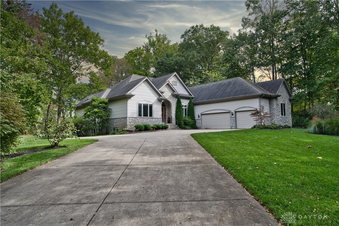 392 Darst Road Beavercreek, OH 45440 - Photo 2 of 82